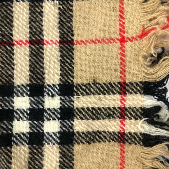 Vintage Burberry’s London Nova Check Plaid Tan Wool Fringe Scarf - Picture 14 of 16